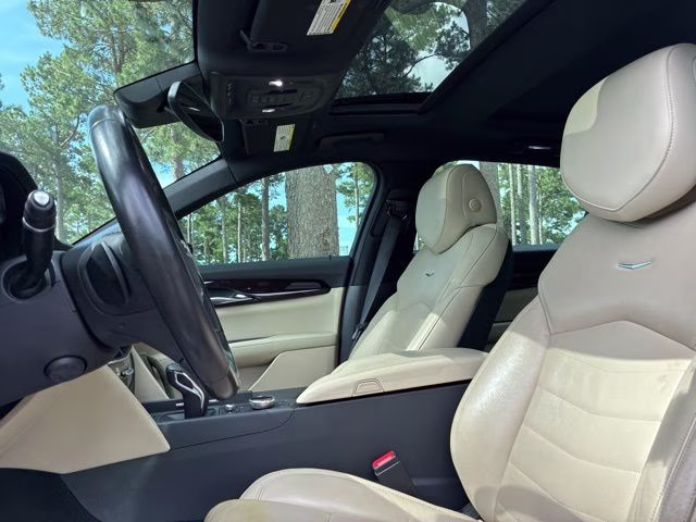 2020 Crystal White Tricoat Cadillac CT6 3.6L Luxury AWD Sedan
