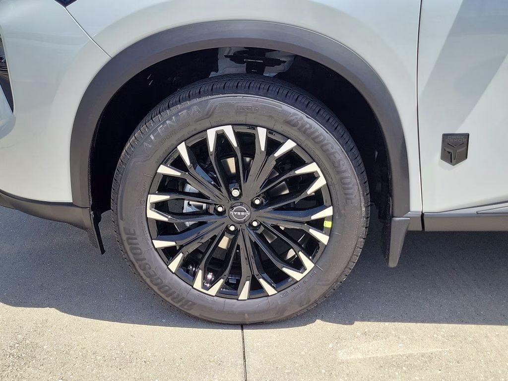 2026 Everest White Pearl Tricoat Nissan Rogue Dark Armor FWD SUV