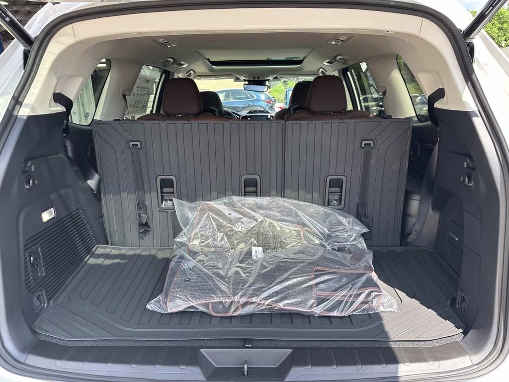 2026 Crystal White Pearl Subaru Ascent Touring AWD SUV