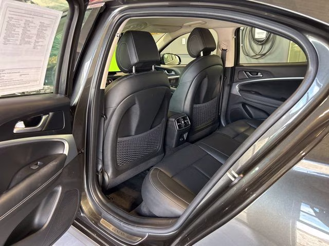 2023 Makalu Gray Genesis G70 2.0T AWD Sedan
