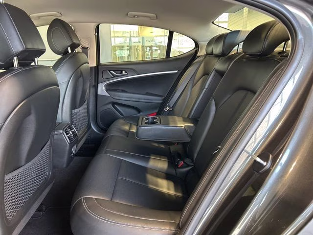 2023 Makalu Gray Genesis G70 2.0T AWD Sedan