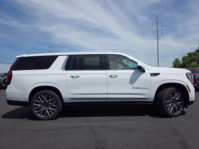 2026 Summit White GMC Yukon XL Denali Ultimate 4X4 SUV