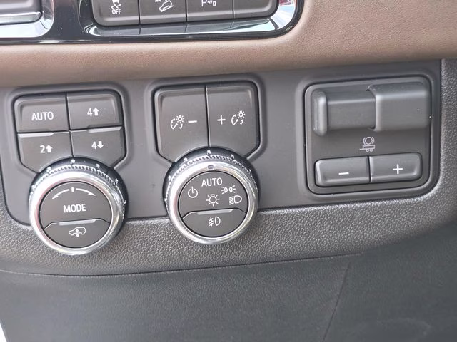 2026 Summit White GMC Yukon XL Denali Ultimate 4X4 SUV