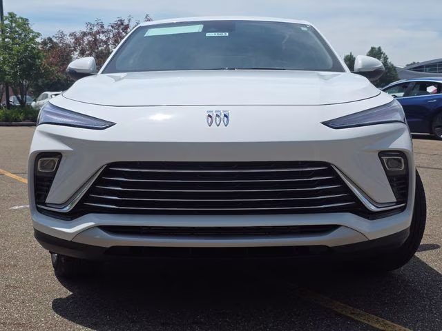 2026 Summit White Buick Envista Preferred FWD SUV