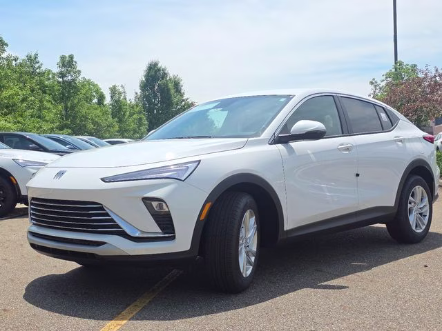 2026 Summit White Buick Envista Preferred FWD SUV