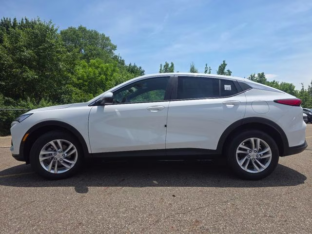2026 Summit White Buick Envista Preferred FWD SUV