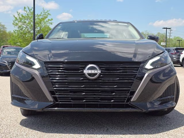 2026 Super Black Clearcoat Nissan Altima 2.5 SV FWD Sedan