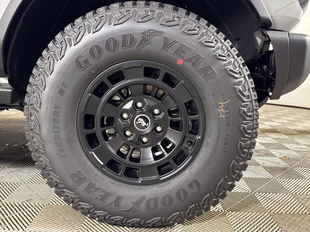 2026 Avalanche Gray Ford Bronco Badlands 4X4 SUV