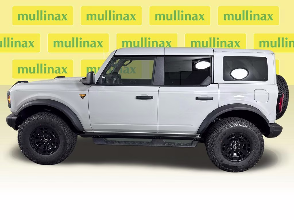 2026 Avalanche Gray Ford Bronco Badlands 4X4 SUV