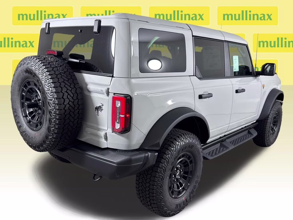 2026 Avalanche Gray Ford Bronco Badlands 4X4 SUV