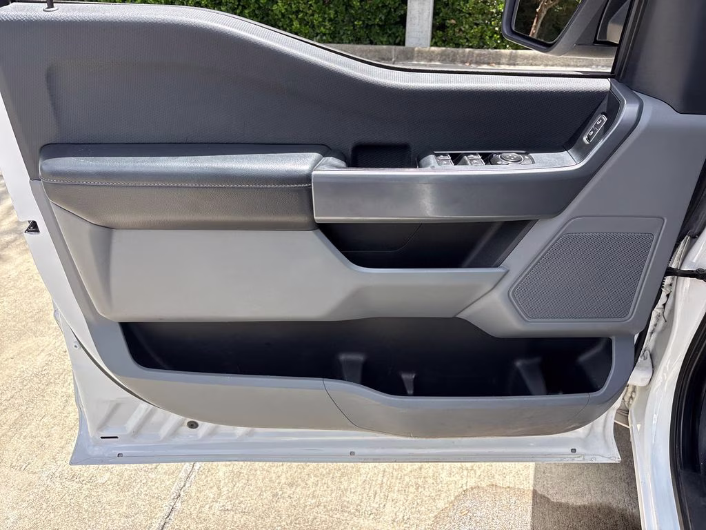2021 Oxford White Ford F-150 XLT 4X4 Truck