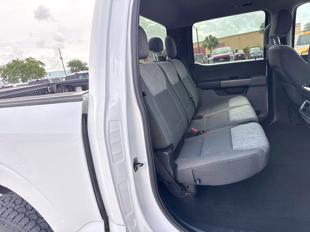 2021 Oxford White Ford F-150 XLT 4X4 Truck
