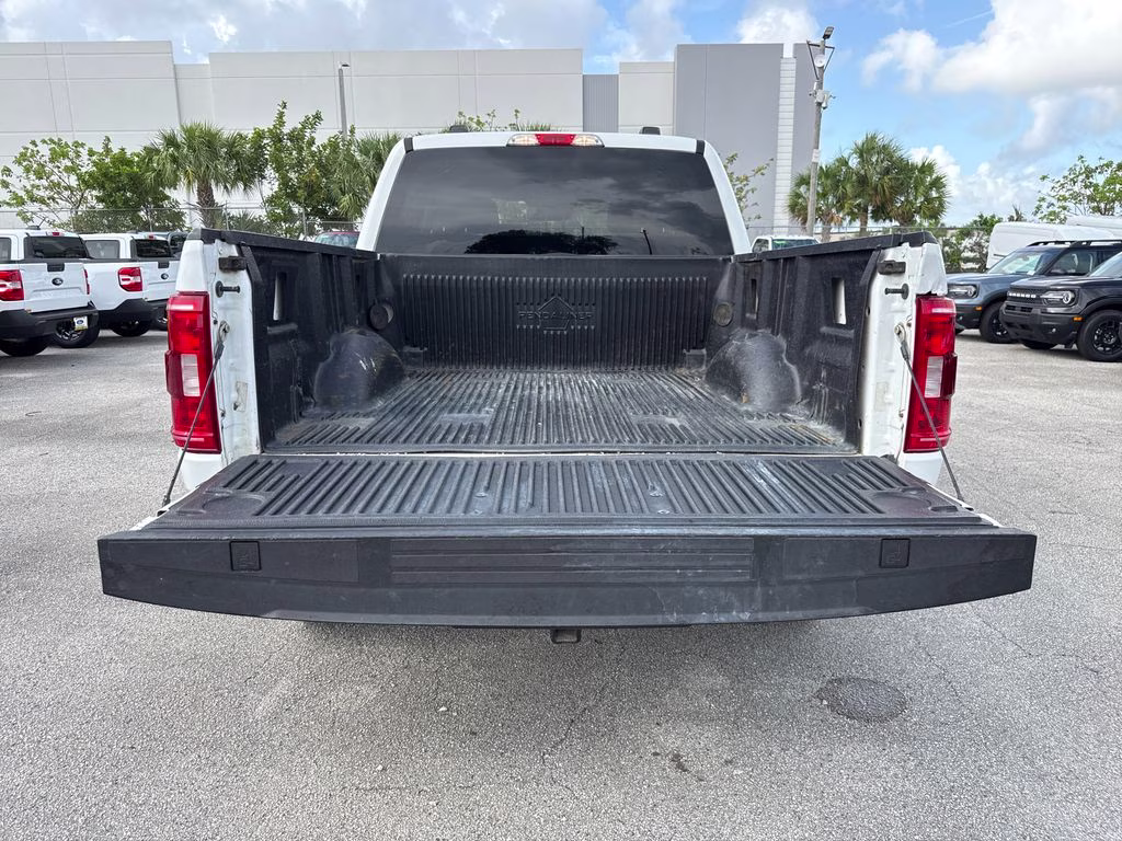 2021 Oxford White Ford F-150 XLT 4X4 Truck