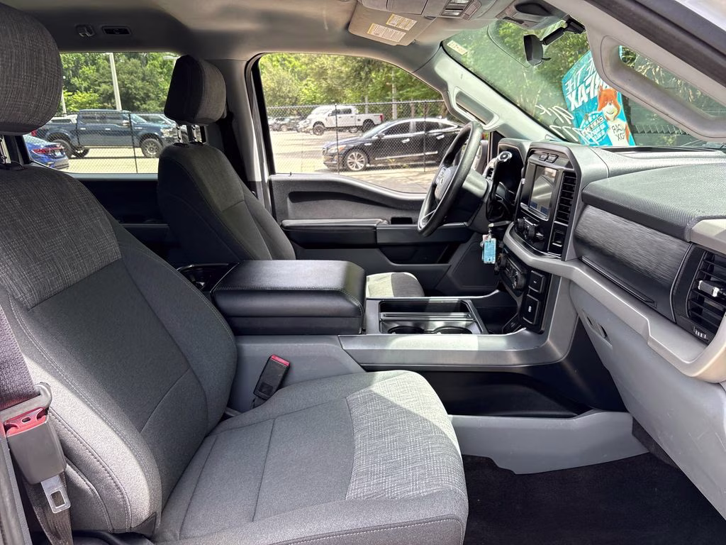 2021 Oxford White Ford F-150 XLT 4X4 Truck