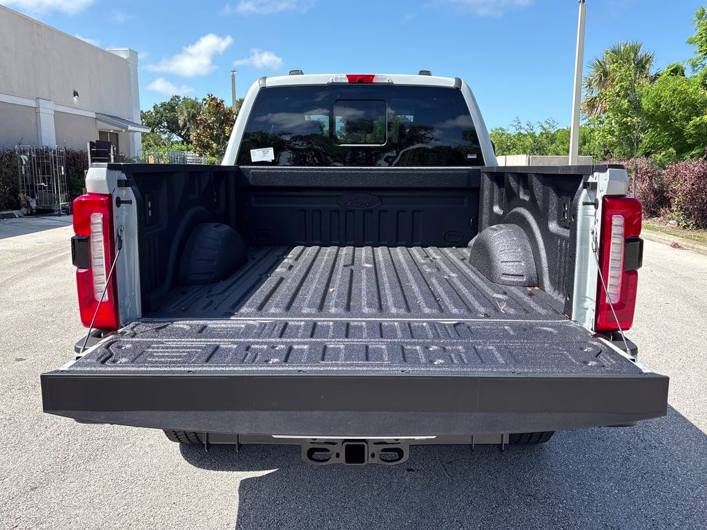 2026 Avalanche Ford Super Duty F-250 SRW Lariat 4X4 Truck