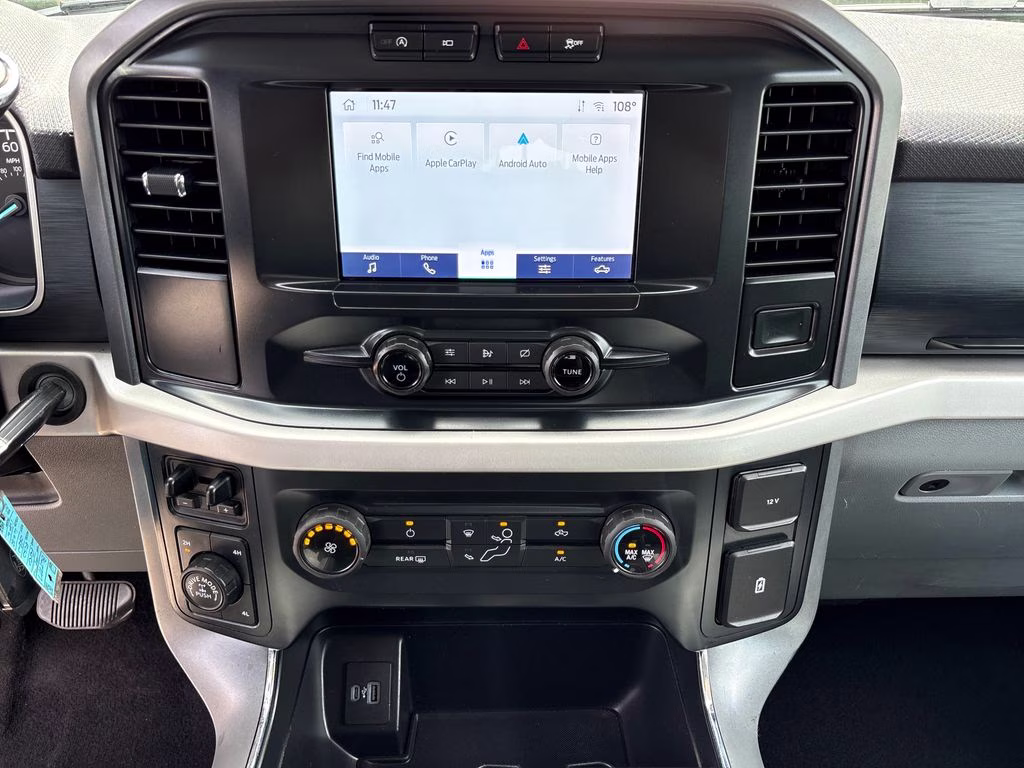 2021 Oxford White Ford F-150 XLT 4X4 Truck