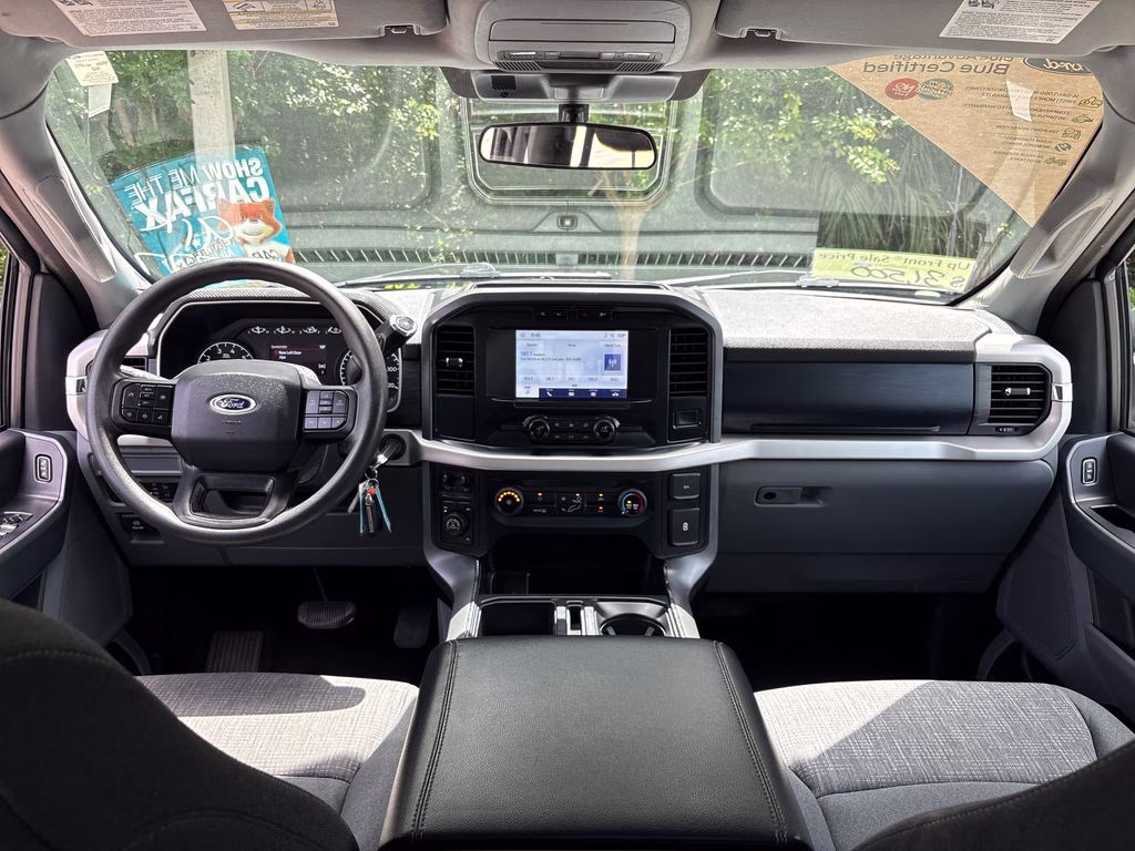 2021 Oxford White Ford F-150 XLT 4X4 Truck
