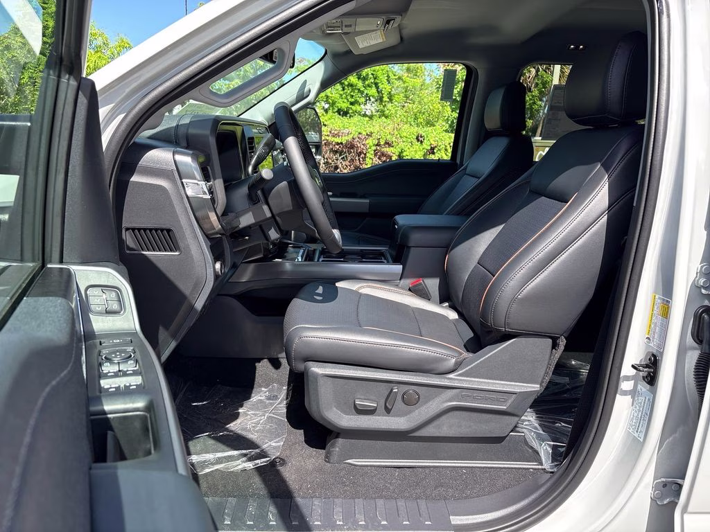 2026 Avalanche Ford Super Duty F-250 SRW Lariat 4X4 Truck