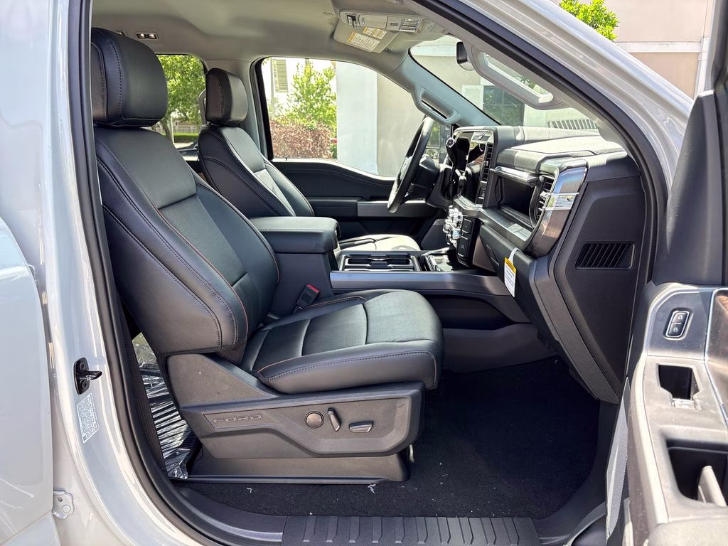 2026 Avalanche Ford Super Duty F-250 SRW Lariat 4X4 Truck