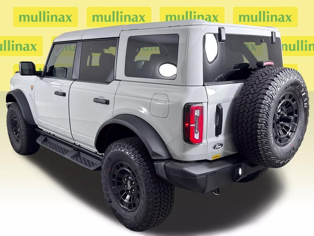 2026 Avalanche Gray Ford Bronco Badlands 4X4 SUV