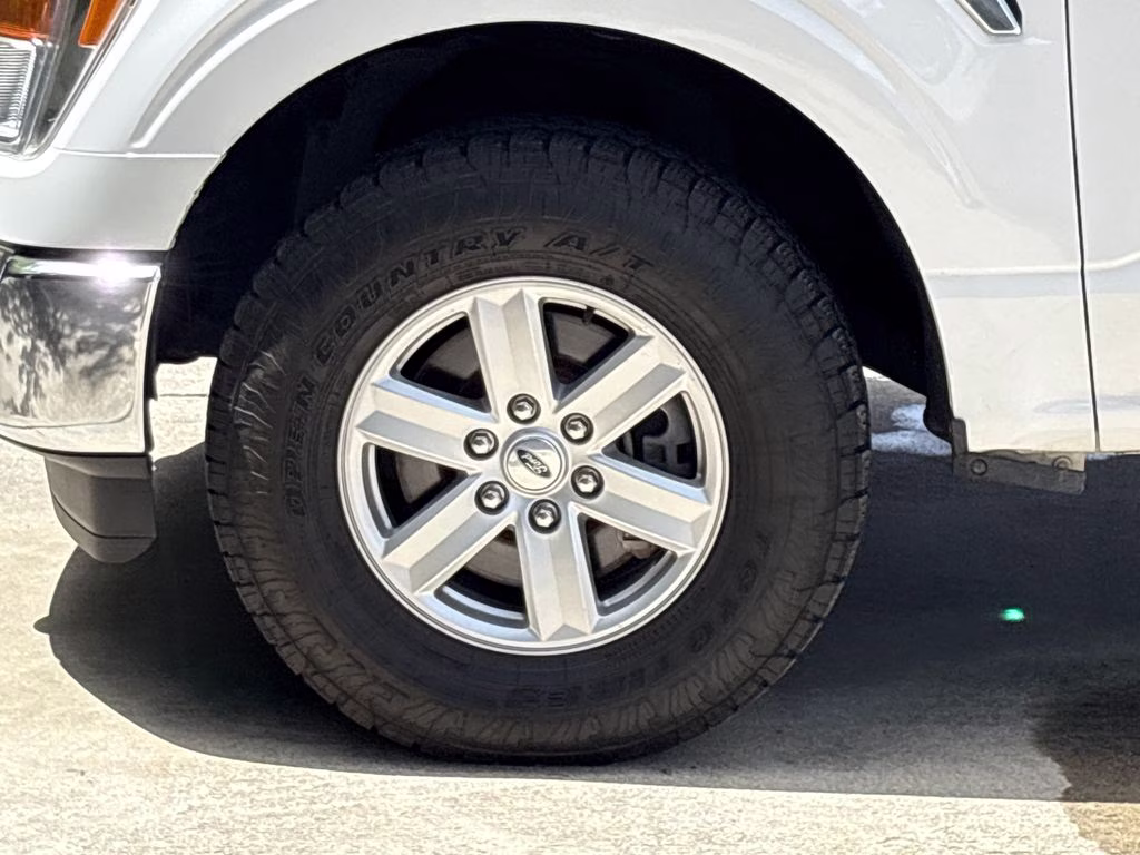 2021 Oxford White Ford F-150 XLT 4X4 Truck