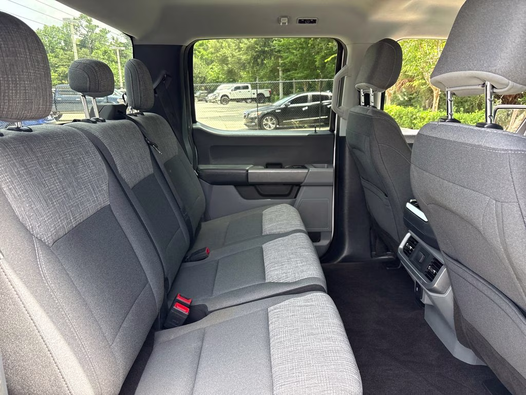 2021 Oxford White Ford F-150 XLT 4X4 Truck