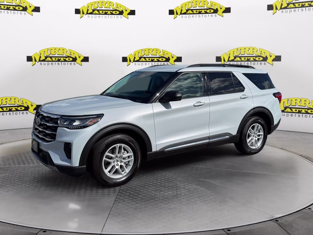 2025 Space White Metallic Ford Explorer Active RWD SUV