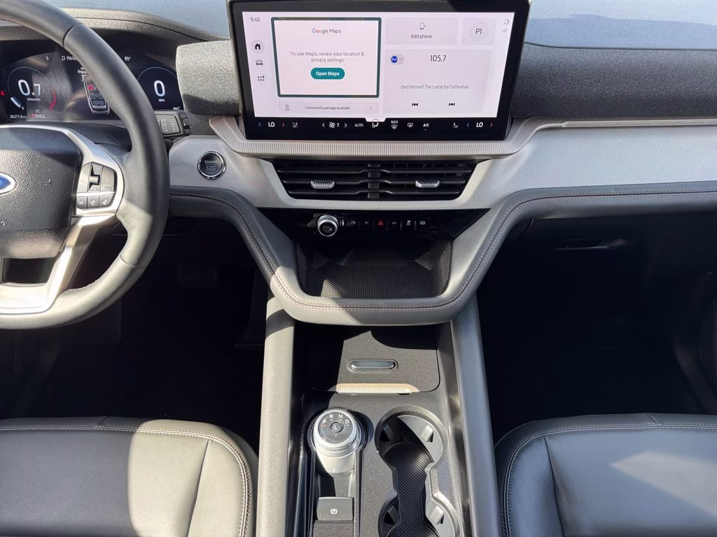 2025 Space White Metallic Ford Explorer Active RWD SUV