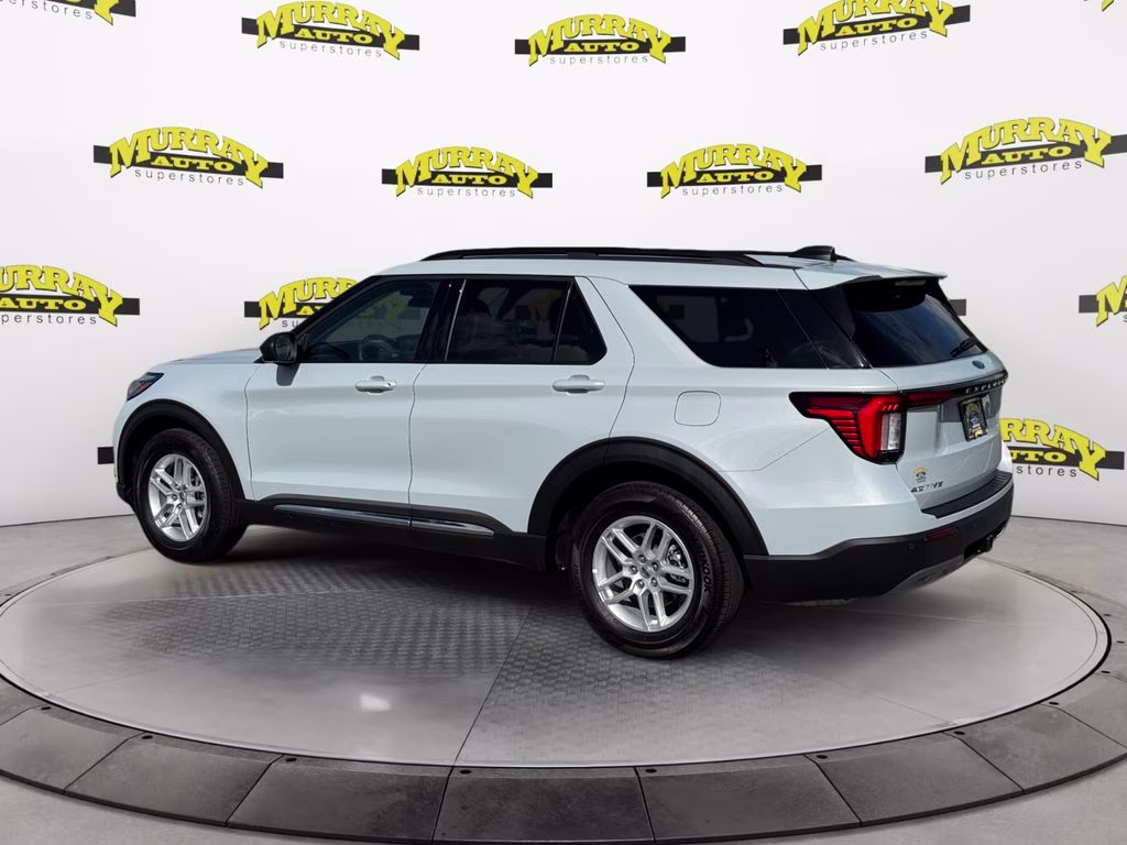 2025 Space White Metallic Ford Explorer Active RWD SUV