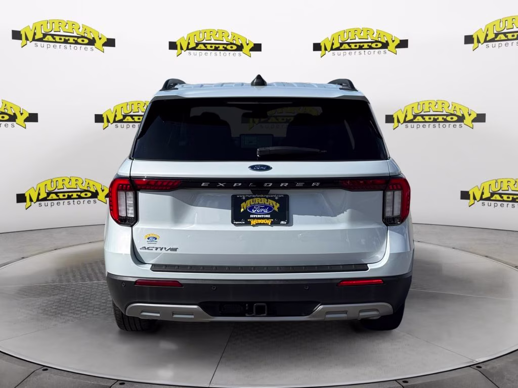 2025 Space White Metallic Ford Explorer Active RWD SUV