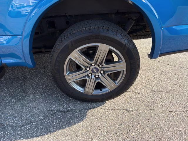 2020 Blue Ford F-150 Lariat 4X4 Truck
