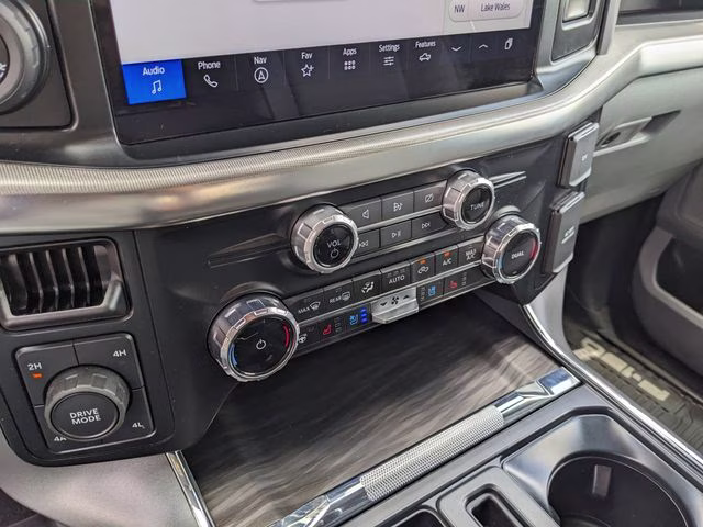 2024 Blue Metallic Ford F-150 Lariat 4X4 Truck