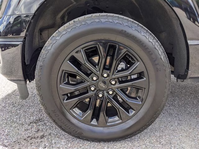 2025 Black Metallic Ford F-150 Lariat 4X4 Truck