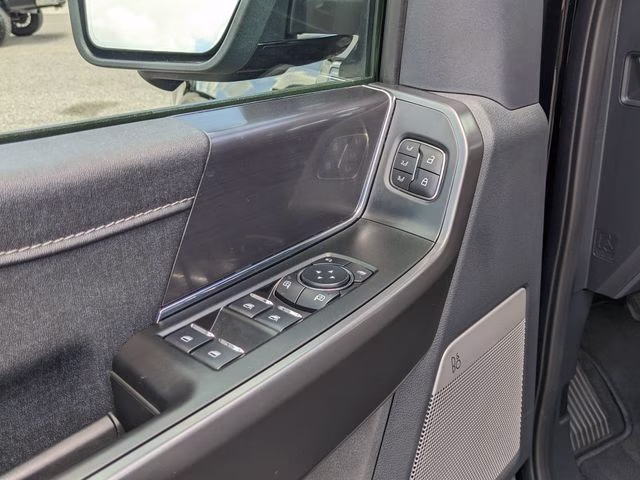 2025 Black Metallic Ford F-150 Lariat 4X4 Truck