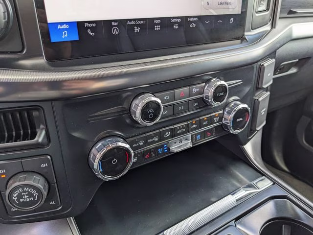 2025 Black Metallic Ford F-150 Lariat 4X4 Truck