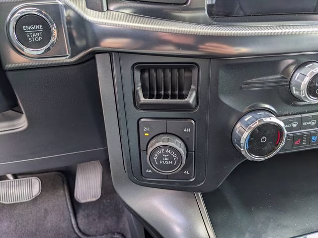 2025 Black Metallic Ford F-150 Lariat 4X4 Truck