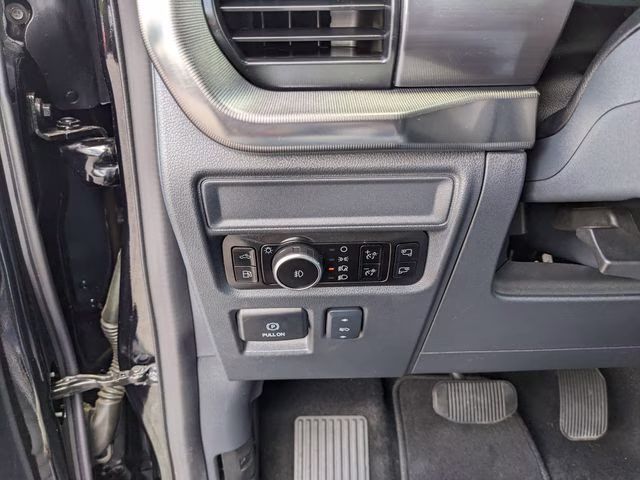 2025 Black Metallic Ford F-150 Lariat 4X4 Truck