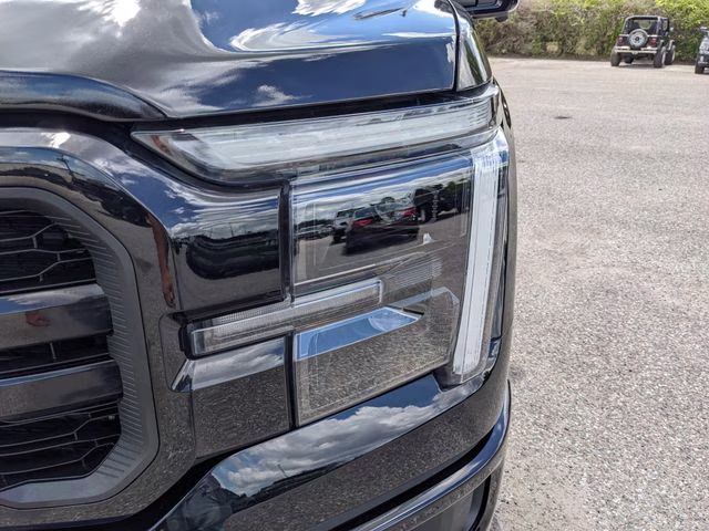 2025 Black Metallic Ford F-150 Lariat 4X4 Truck