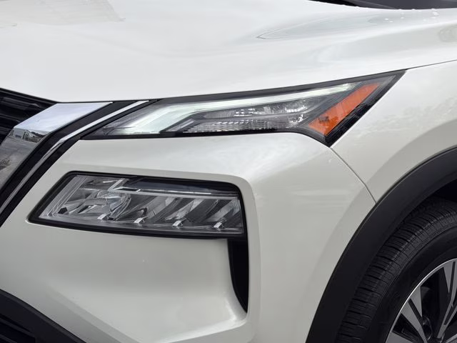 2023 Pearl White Tricoat Nissan Rogue SV AWD SUV