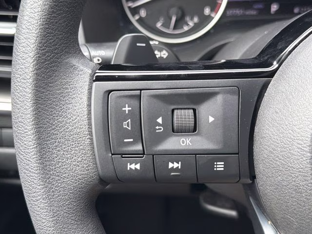 2023 Pearl White Tricoat Nissan Rogue SV AWD SUV