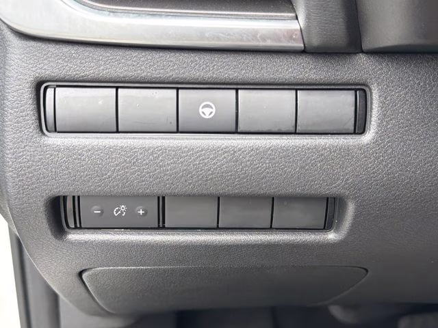 2023 Pearl White Tricoat Nissan Rogue SV AWD SUV