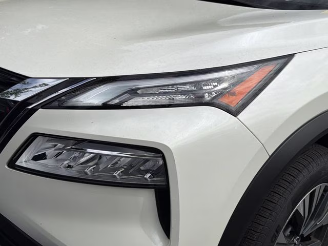 2023 Pearl White Tricoat Nissan Rogue SV AWD SUV