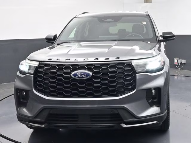 2025 Gray Metallic Ford Explorer ST-Line 4X4 SUV