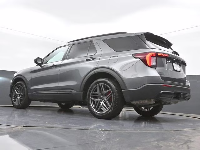 2025 Gray Metallic Ford Explorer ST-Line 4X4 SUV