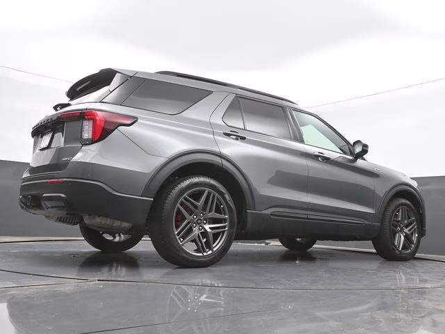 2025 Gray Metallic Ford Explorer ST-Line 4X4 SUV