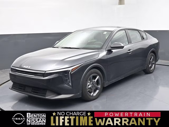 2025 Kia K4 LXS AT's photo