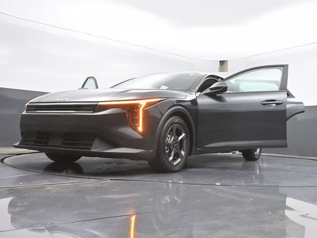 2025 Interstellar Gray Kia K4 LXS FWD Sedan