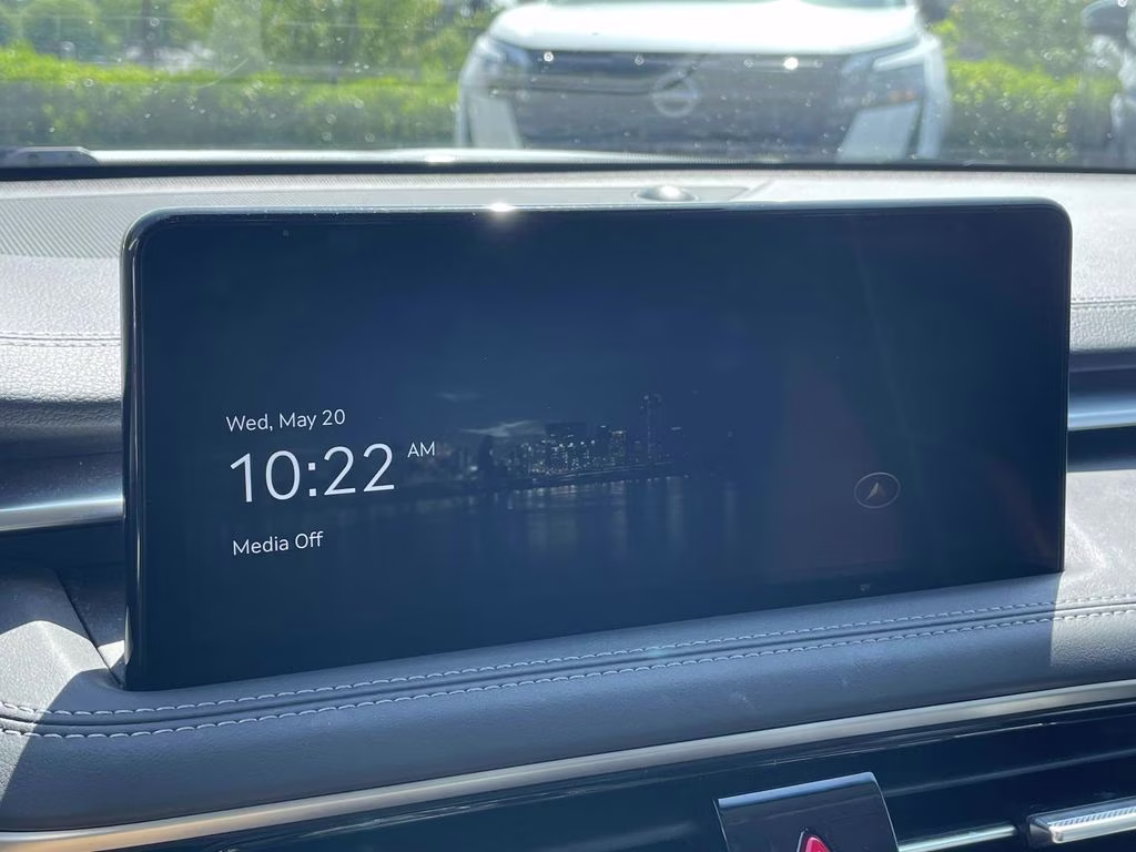 2025 Uyuni White Genesis G70 2.5T RWD Sedan