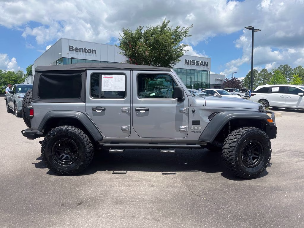 2018 Billet Silver Metallic Clearcoat Jeep Wrangler Unlimited Sport S 4X4 SUV