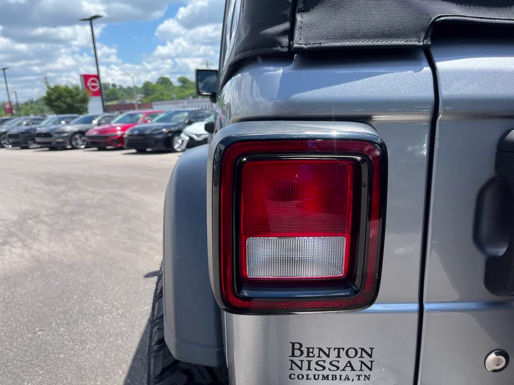 2018 Billet Silver Metallic Clearcoat Jeep Wrangler Unlimited Sport S 4X4 SUV